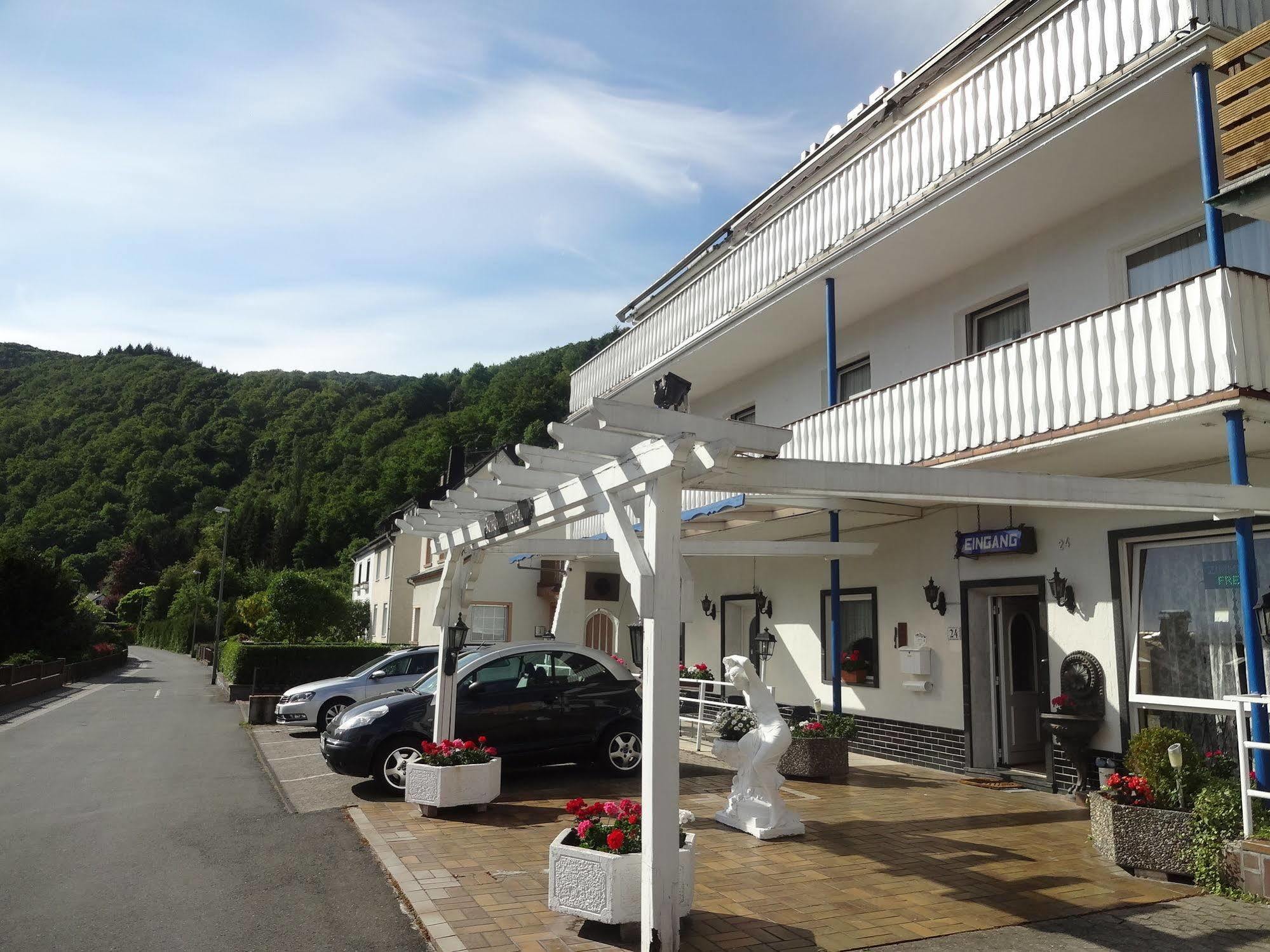 Star Hotel Fachbach Buitenkant foto