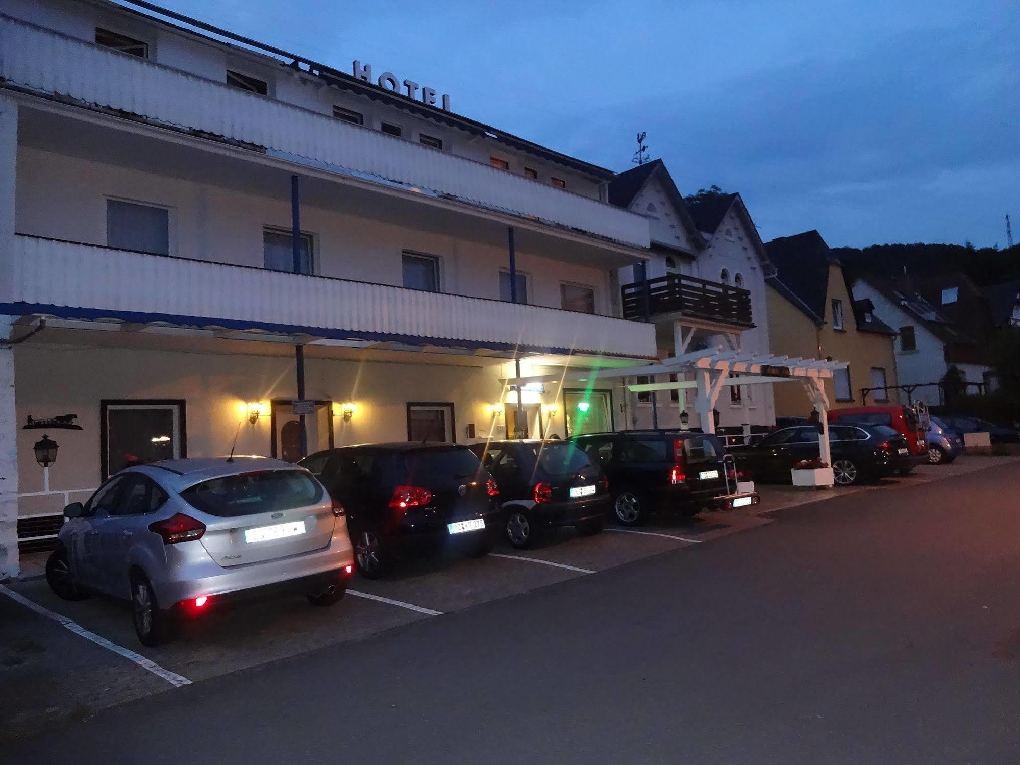 Star Hotel Fachbach Buitenkant foto
